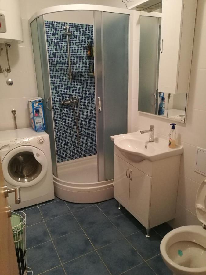 Homestay And Cozy Two Single Bed Split